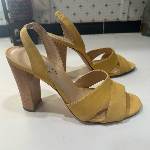 Talbots Women's Chic Mustard Heels - Picture 5 of 7